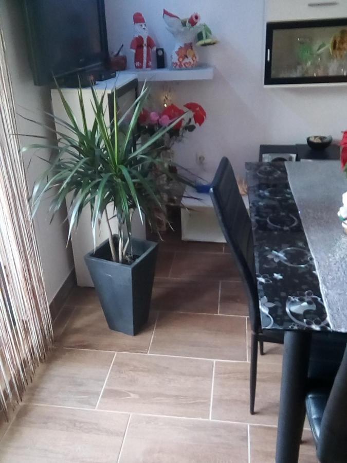Vera Apartment Kampor Екстер'єр фото