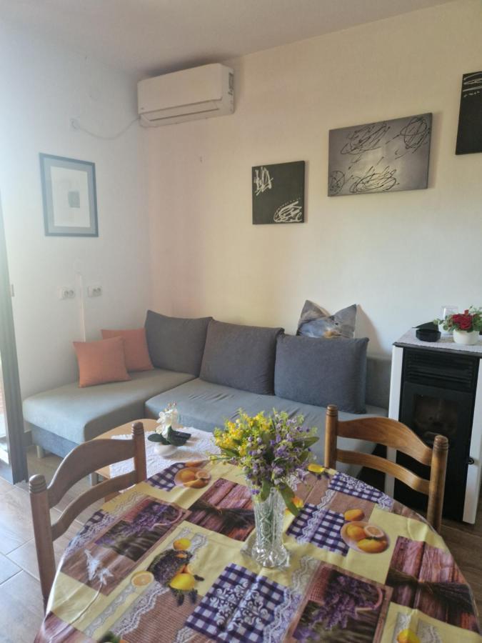 Vera Apartment Kampor Екстер'єр фото