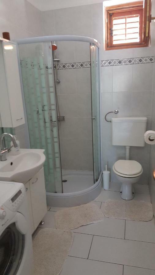 Vera Apartment Kampor Екстер'єр фото