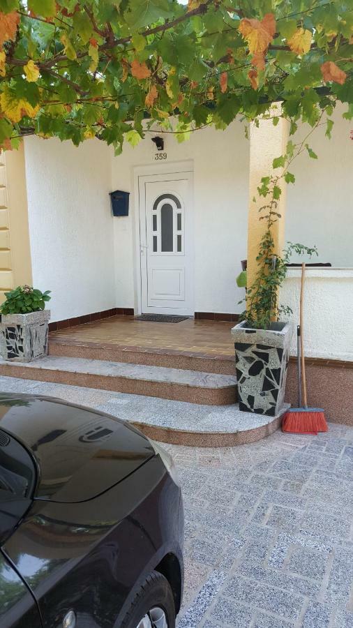 Vera Apartment Kampor Екстер'єр фото